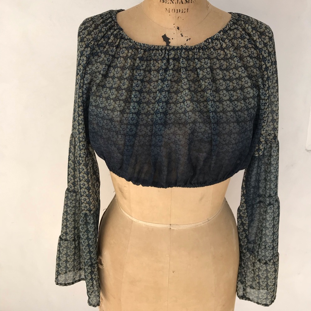 Cropped peasant top